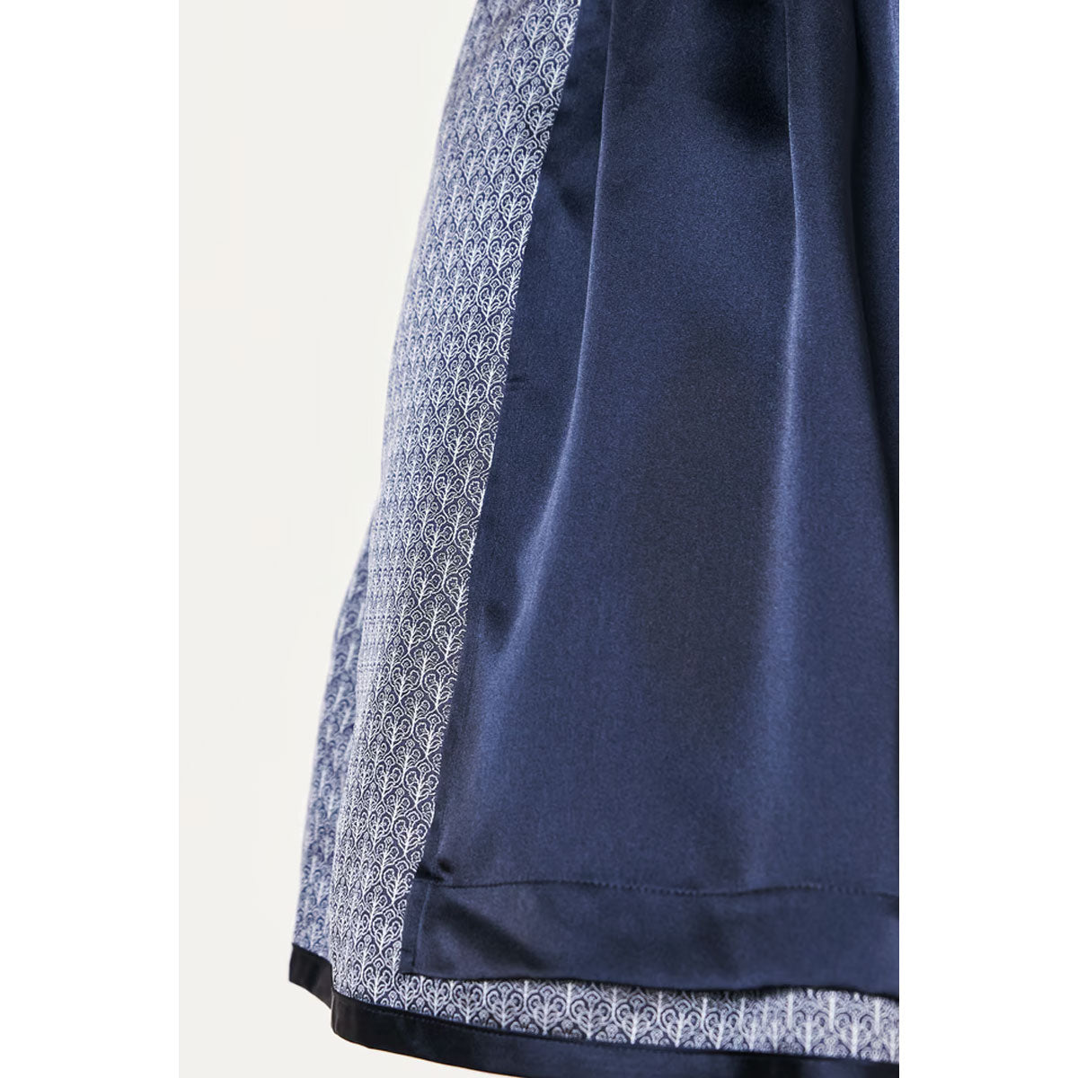 Krüger Dirndl Dena Blau/Hellblau Samt 60cm - Datschi Trachten