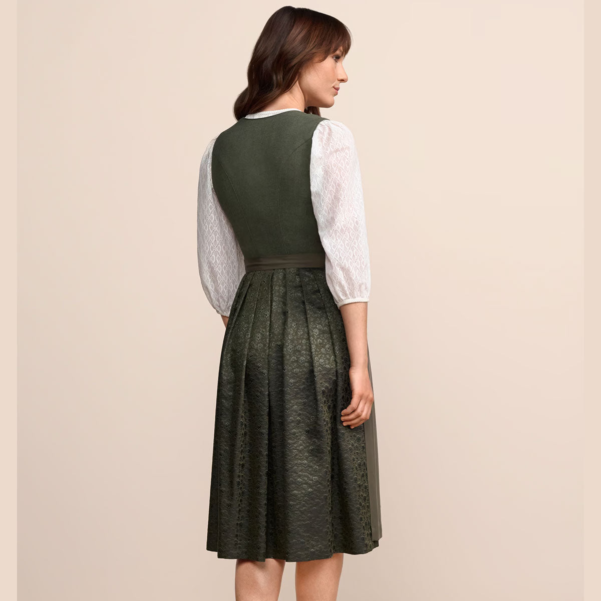 Krüger Dirndl Ileyna Grün Herzausschnitt 70cm - Datschi Trachten