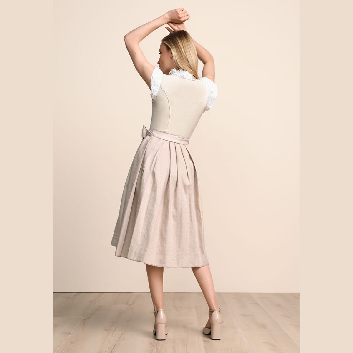 Krüger Dirndl Lillemor Beige Reißverschluss 70cm - Datschi Trachten