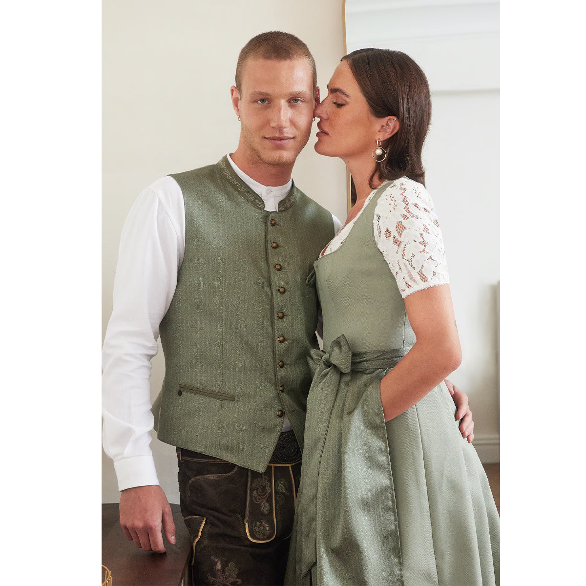 Krüger Dirndl Lillie Grün Reißverschluss 70cm - Datschi Trachten