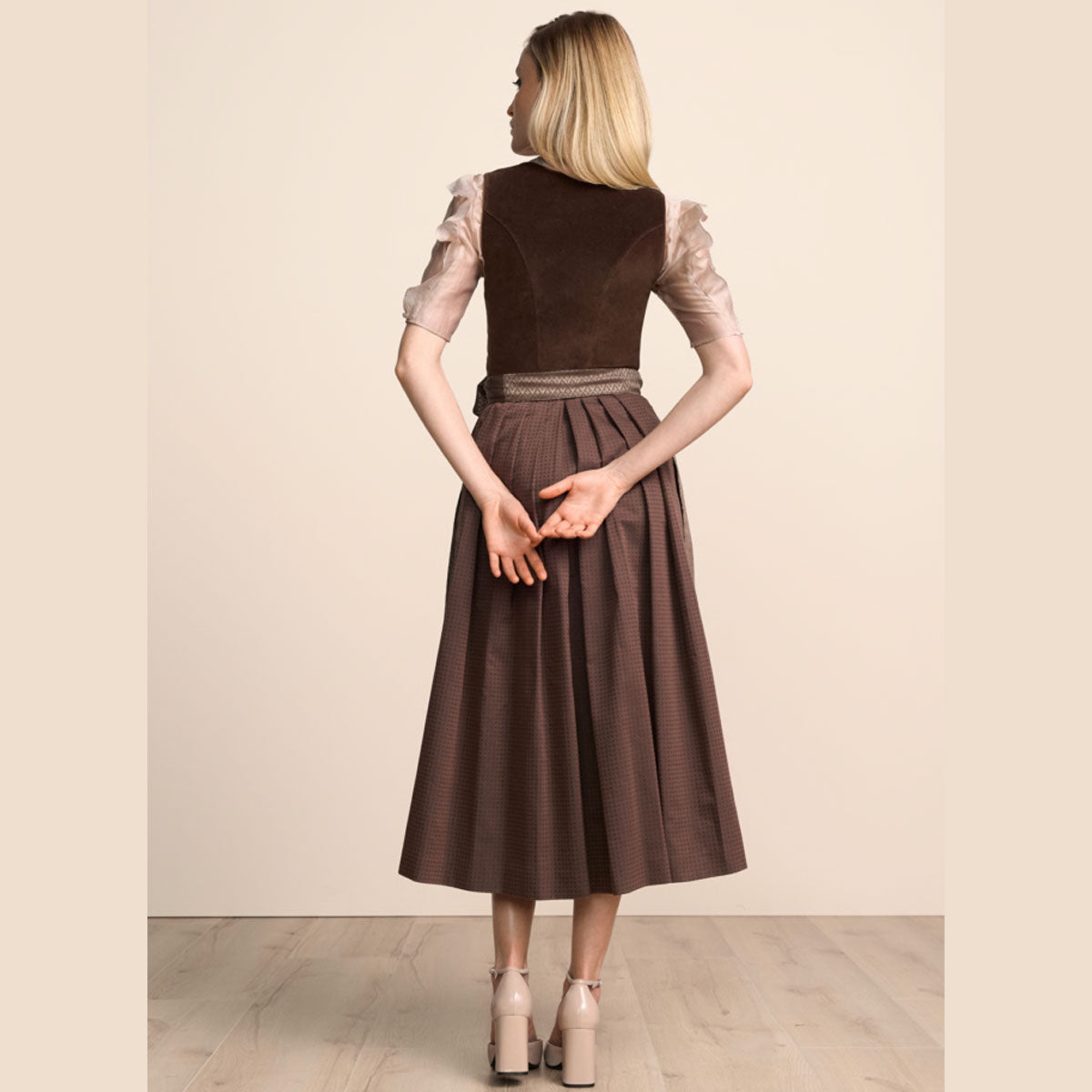 Krüger Dirndl Xana Braun Herz-Ausschnitt 80cm - Datschi Trachten