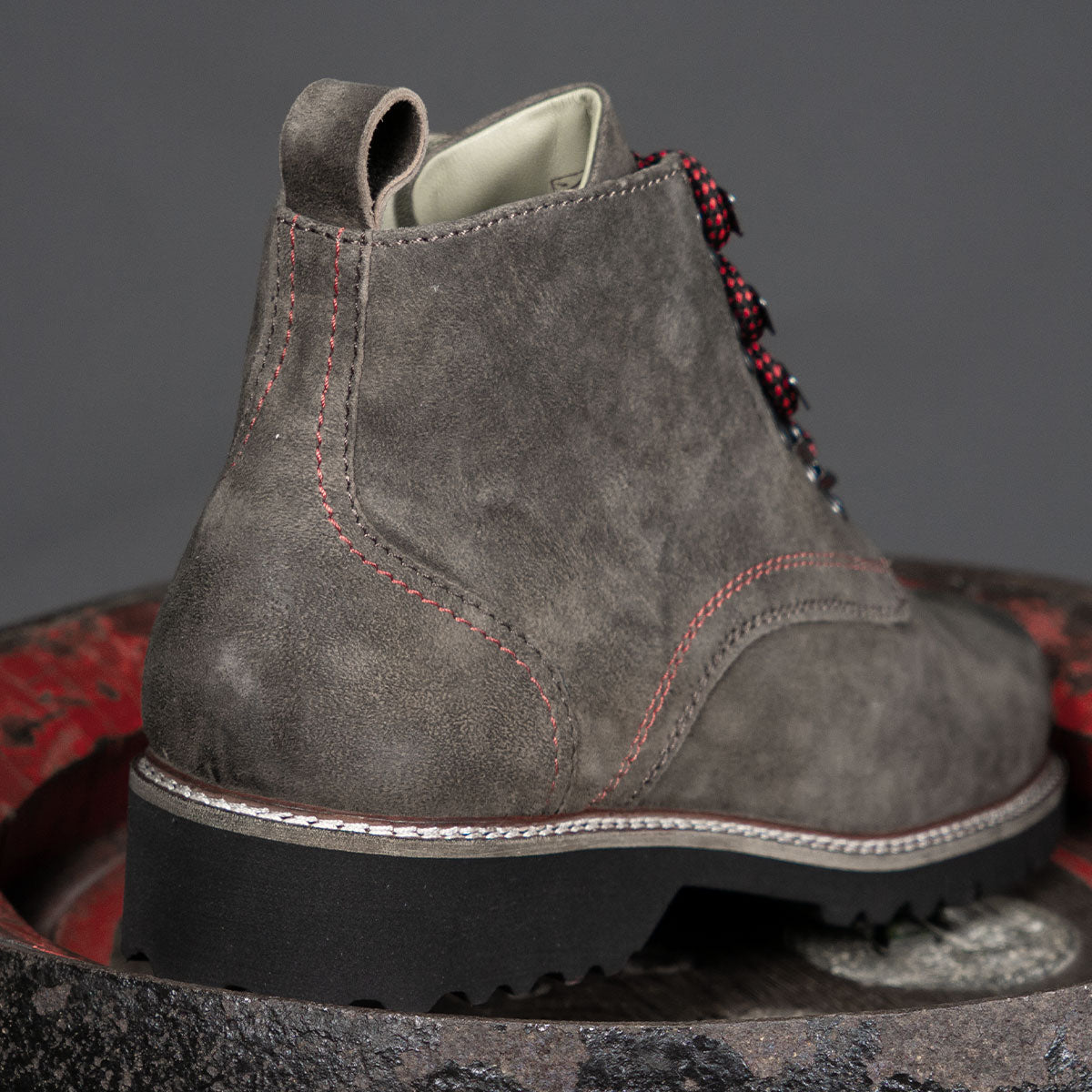 MeiSchua! Trachtenstiefel Rudl Marmor Rot mit roten Schnürsenkel - Datschi Trachten