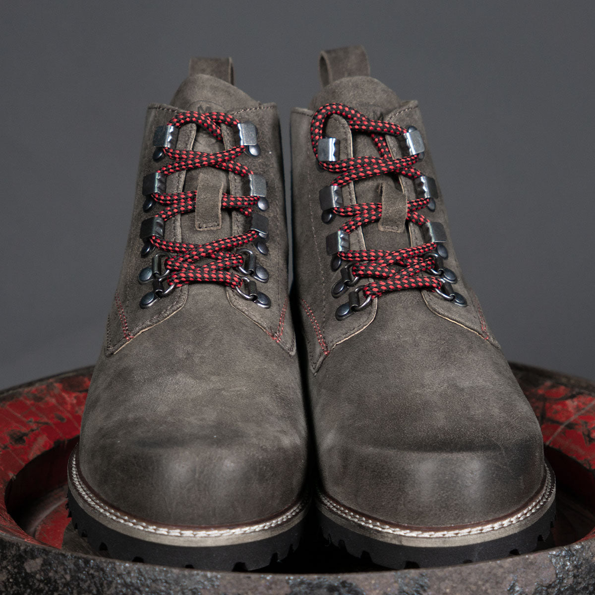 MeiSchua! Trachtenstiefel Rudl Marmor Rot mit roten Schnürsenkel - Datschi Trachten
