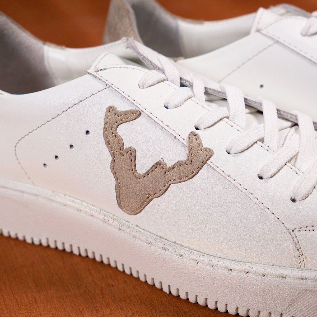 MeiSchua! Trachtensneaker Damen Weiß Lilli - Datschi Trachten