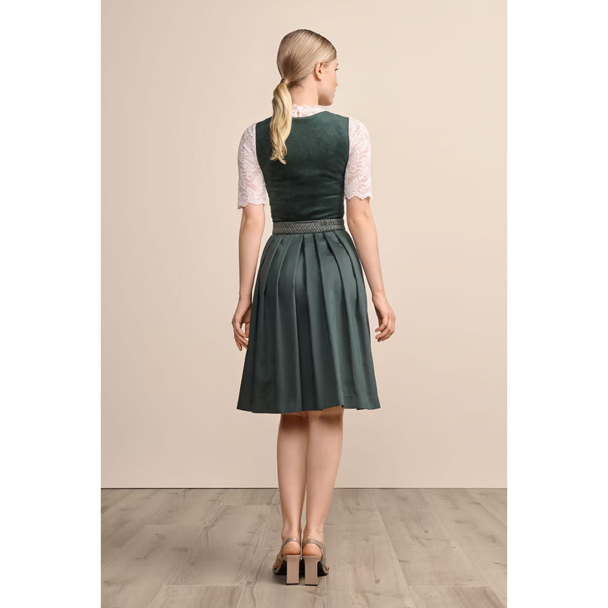 Krüger Dirndl Alisha Grün Samtdirndl 60cm - Datschi Trachten