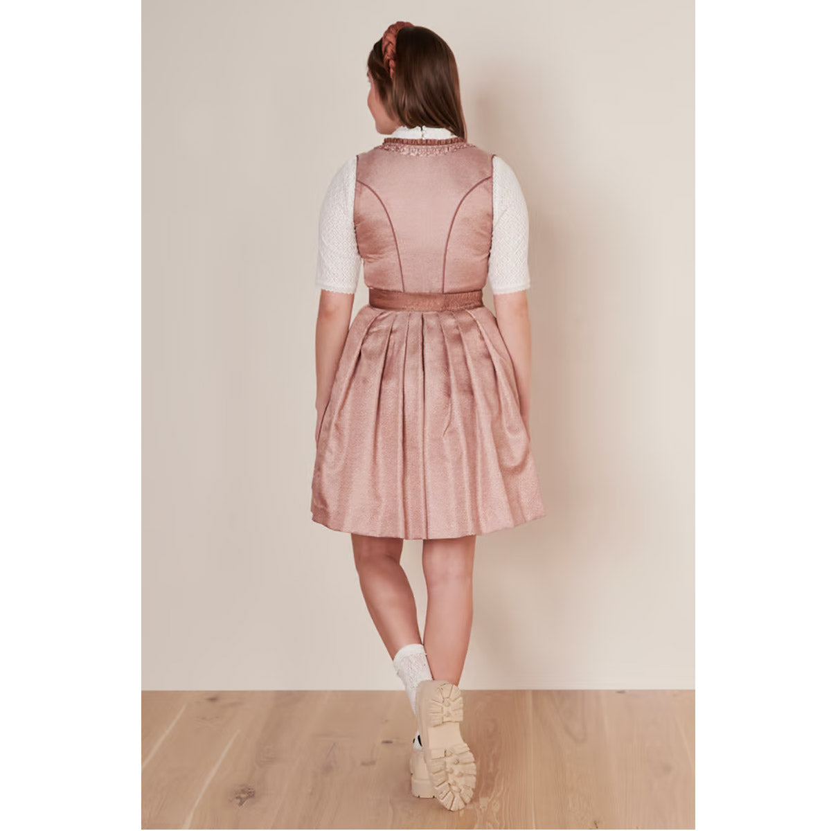 Krüger Dirndl Zafina Bronze Herz-Ausschnitt 50cm mit Beidseitige Eingriffstaschen im Rock,  Borte und Elegant Design Dirndl Längentyp Mini (50-55cm)
