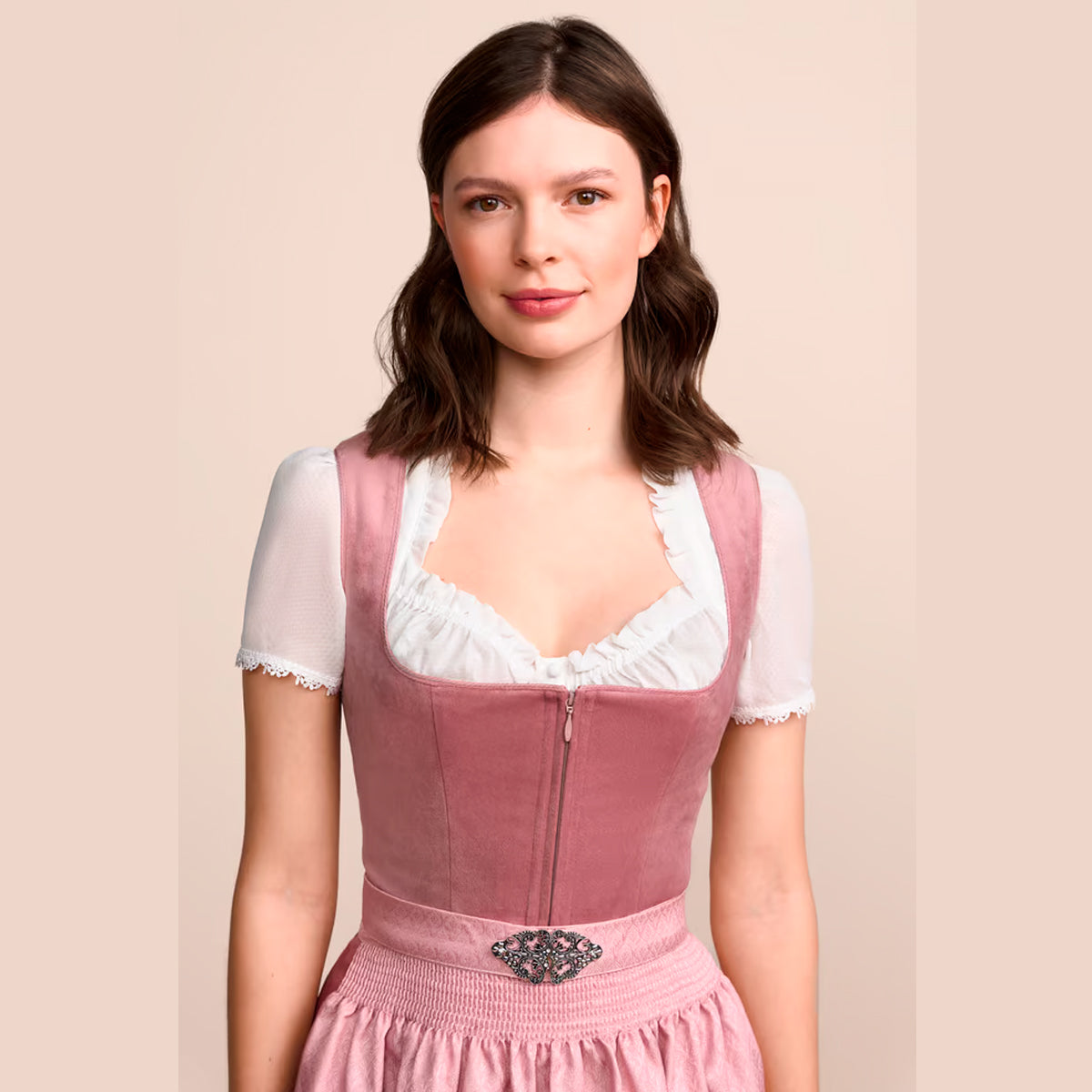 Krüger Dirndl Alisha Rose Samtdirndl 60cm - Datschi Trachten