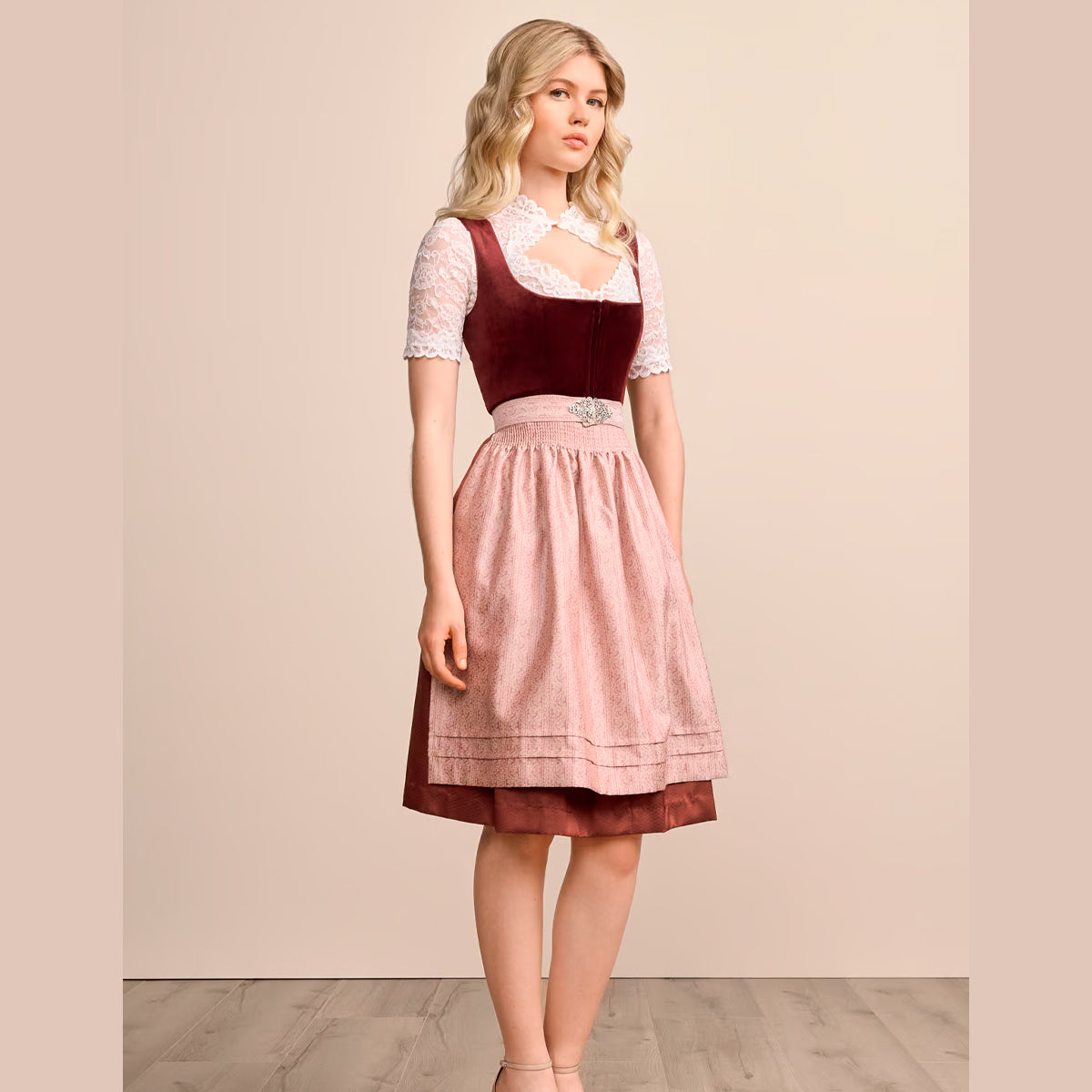 Krüger Dirndl Aurela Rot Samt Reißverschluss 60cm - Datschi Trachten