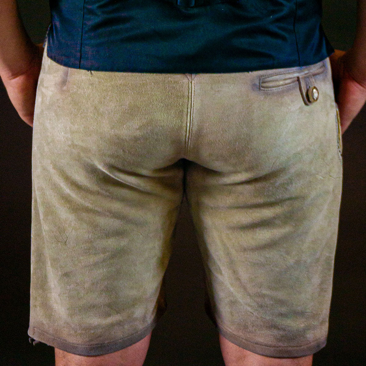 Lederhose Hartl von Datschi Trachtenn in Hell Braun und Beige mit brauner Stickerei